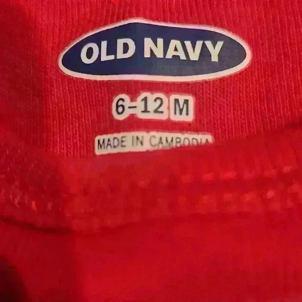 2 Piece Holiday Outfit. Top Old Navy Size 6-12 months. Bottoms Garanimals - Picture 5 of 8